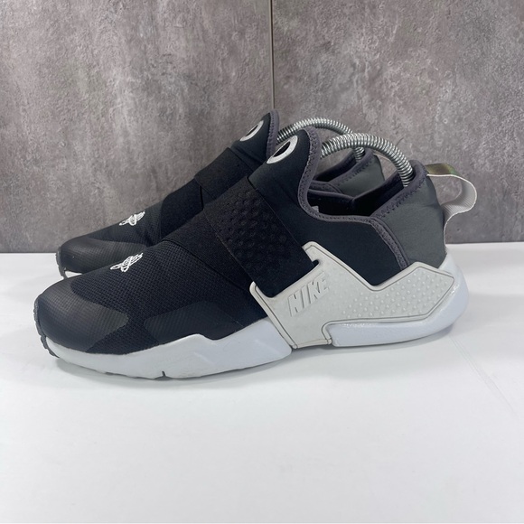 Nike Air Huarache Extreme GS Black Metallic Silver Size 7Y Women’s 8.5 - Picture 3 of 8